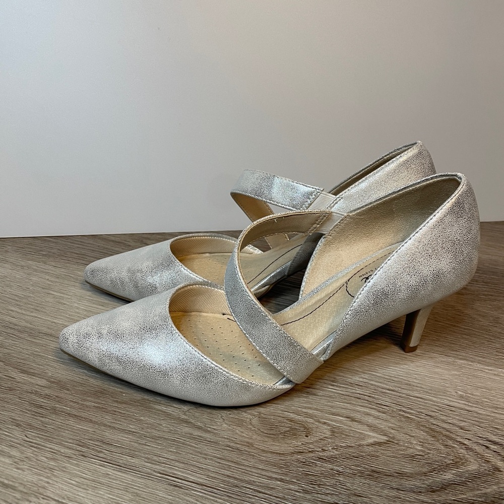Life Stride Suki Pumps - 8 wide